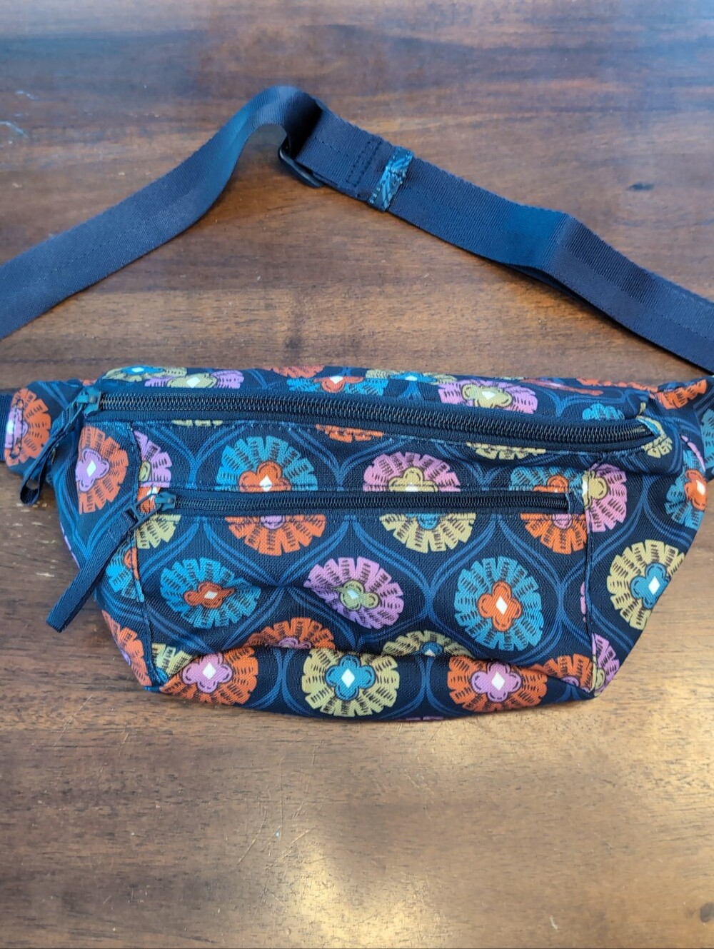 'Center Stage Glow' By Vera Bradley Adjustable Navy With Flowers Belt Bag